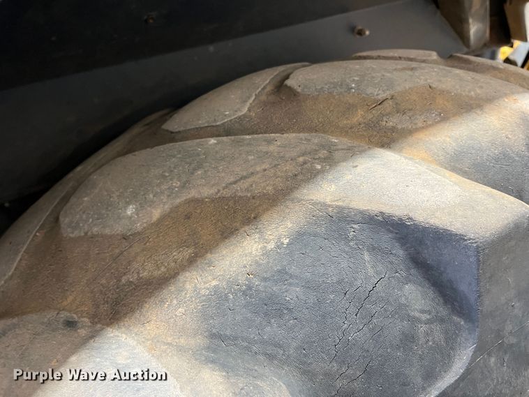 image for item DS8250 2012 John Deere 410K  backhoe