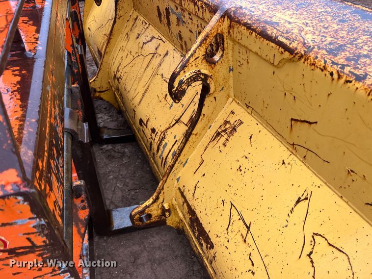 image for item DS8250 2012 John Deere 410K  backhoe