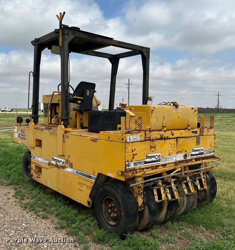 image for item DS8289 Ferguson SP-1118  pneumatic roller