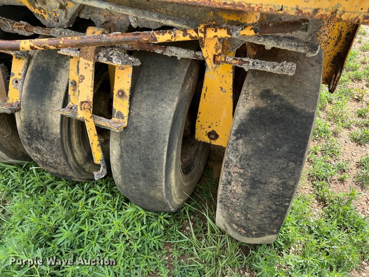 image for item DS8289 Ferguson SP-1118  pneumatic roller