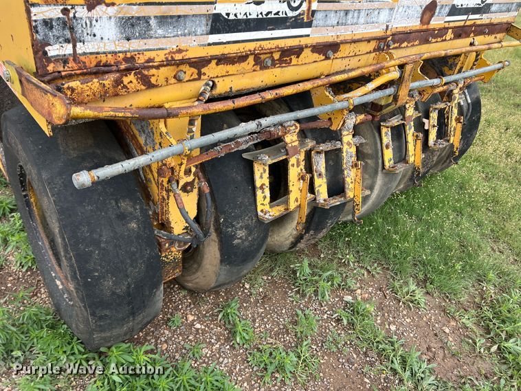 image for item DS8289 Ferguson SP-1118  pneumatic roller