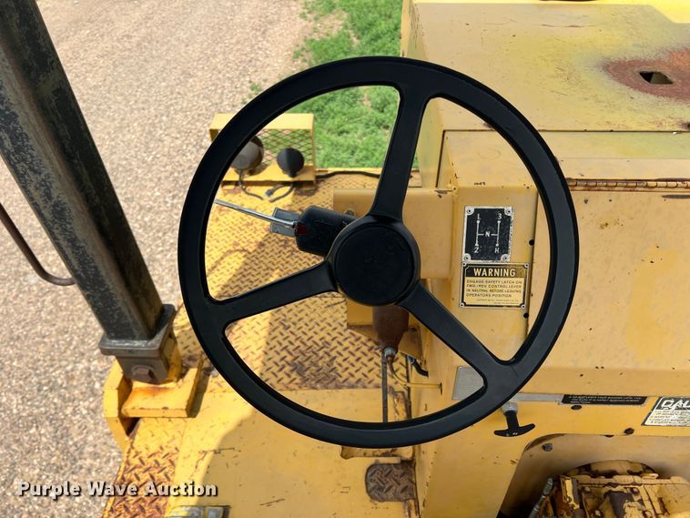 image for item DS8289 Ferguson SP-1118  pneumatic roller