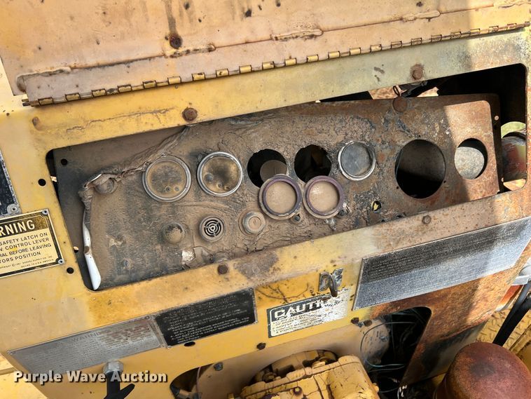 image for item DS8289 Ferguson SP-1118  pneumatic roller