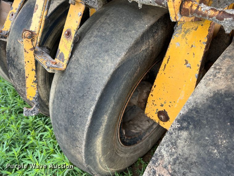 image for item DS8289 Ferguson SP-1118  pneumatic roller