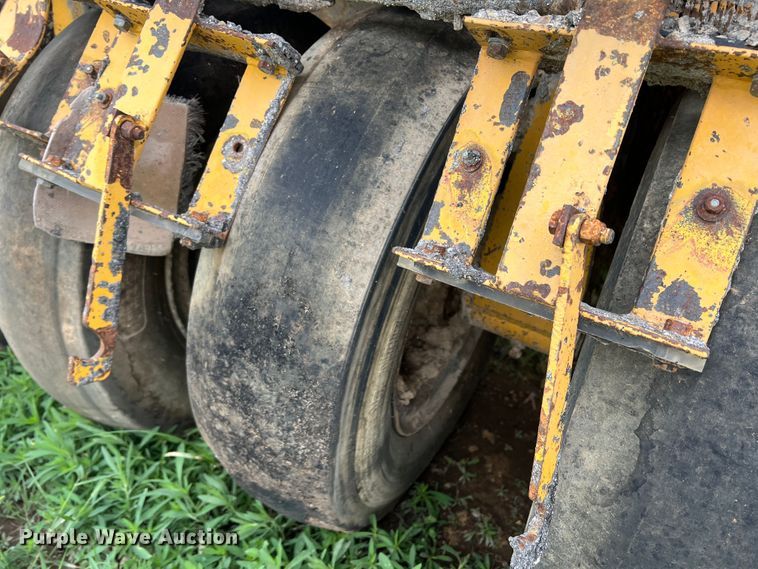 image for item DS8289 Ferguson SP-1118  pneumatic roller