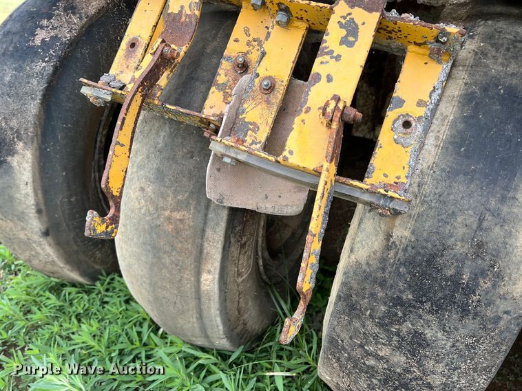 image for item DS8289 Ferguson SP-1118  pneumatic roller