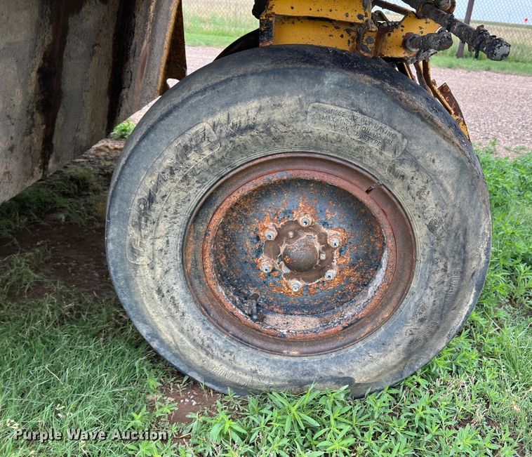 image for item DS8289 Ferguson SP-1118  pneumatic roller