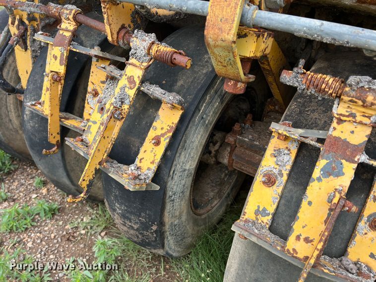 image for item DS8289 Ferguson SP-1118  pneumatic roller