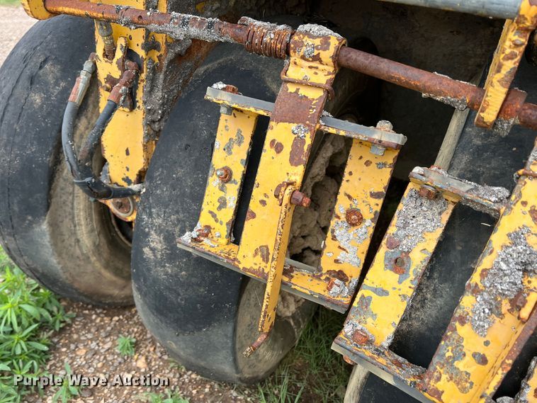 image for item DS8289 Ferguson SP-1118  pneumatic roller