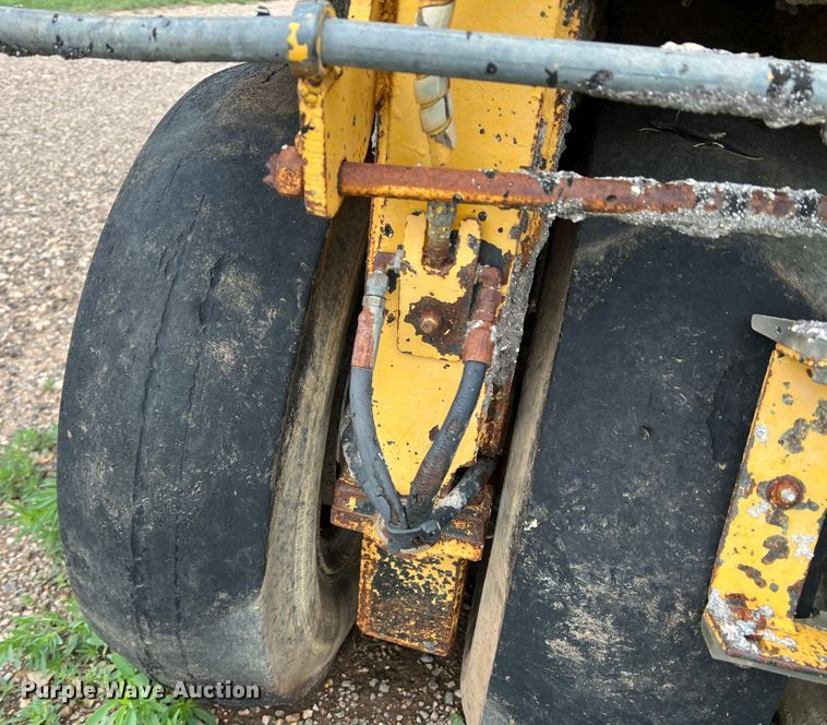 image for item DS8289 Ferguson SP-1118  pneumatic roller