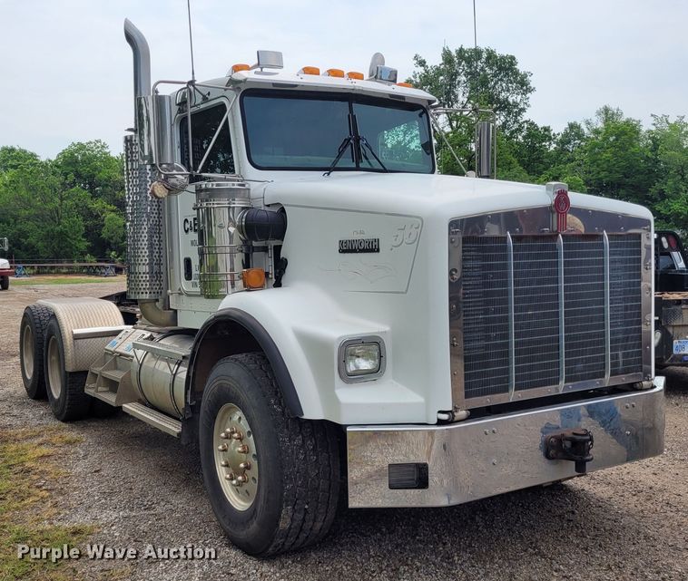 image for item FC9140 2005 Kenworth T800  semi truck