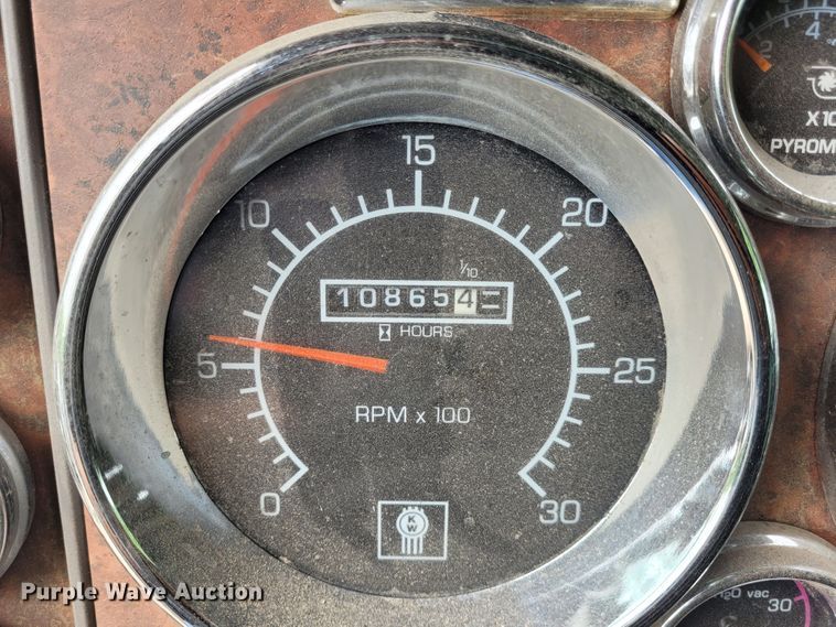 image for item FC9140 2005 Kenworth T800  semi truck