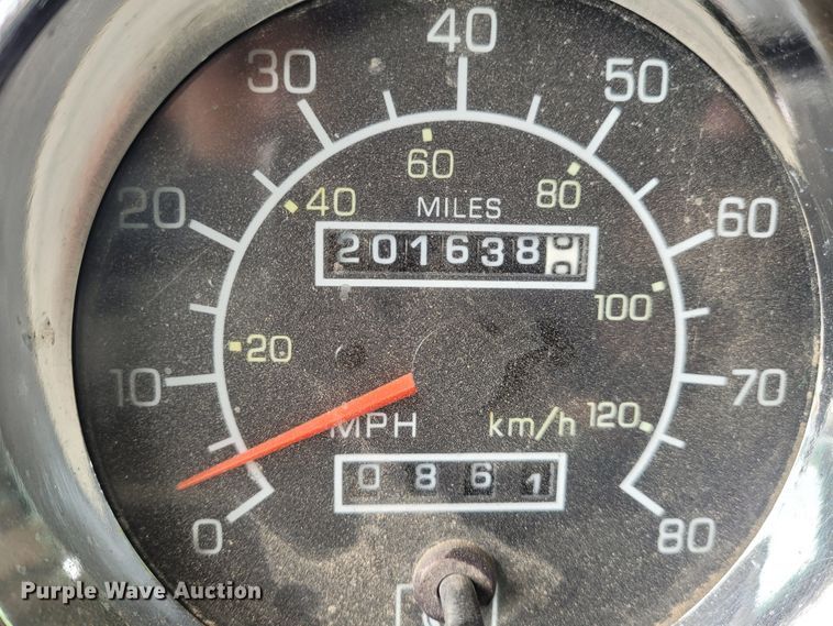 image for item FC9140 2005 Kenworth T800  semi truck