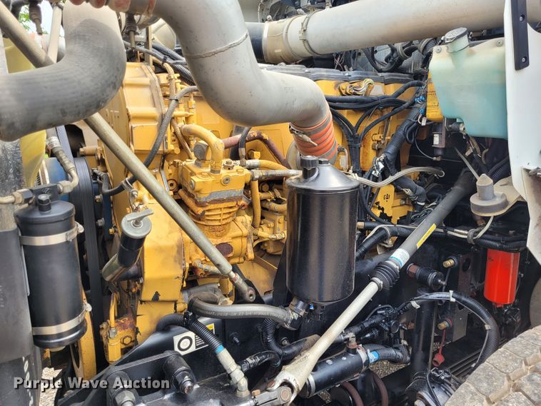 image for item FC9140 2005 Kenworth T800  semi truck