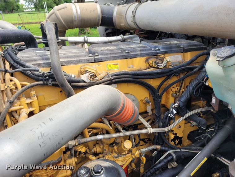 image for item FC9140 2005 Kenworth T800  semi truck