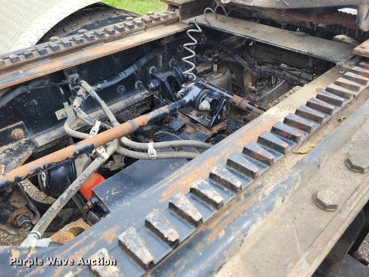 image for item FC9140 2005 Kenworth T800  semi truck