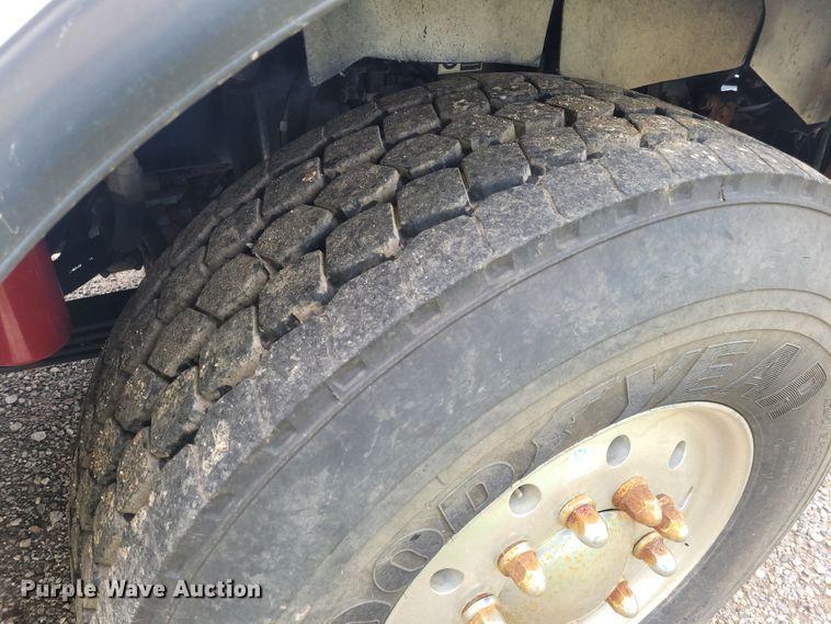 image for item FC9140 2005 Kenworth T800  semi truck