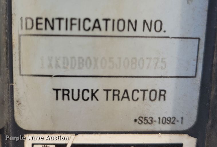 image for item FC9140 2005 Kenworth T800  semi truck