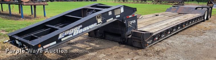 image for item FC9144 2004 Eager Beaver 35GSL  lowboy equipment trailer