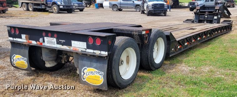 image for item FC9144 2004 Eager Beaver 35GSL  lowboy equipment trailer