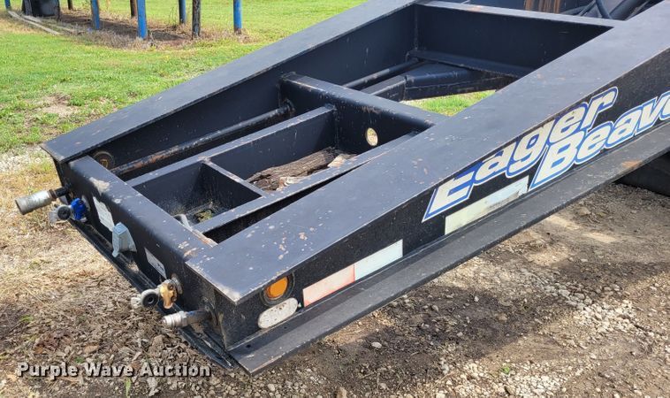 image for item FC9144 2004 Eager Beaver 35GSL  lowboy equipment trailer