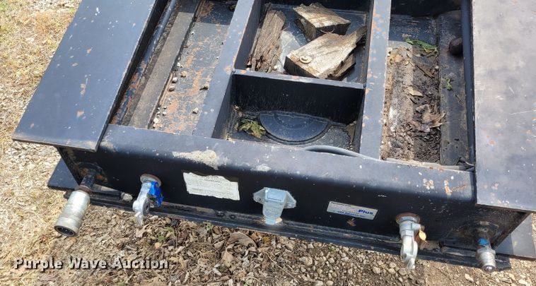 image for item FC9144 2004 Eager Beaver 35GSL  lowboy equipment trailer