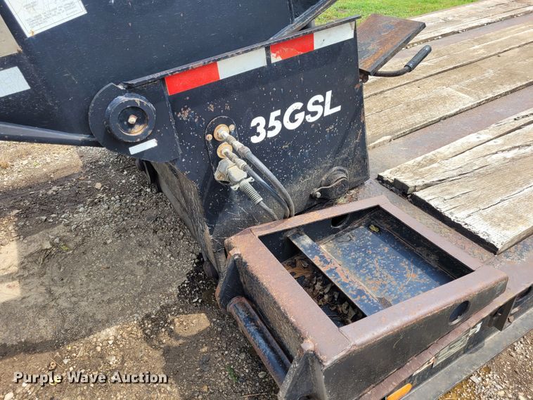 image for item FC9144 2004 Eager Beaver 35GSL  lowboy equipment trailer