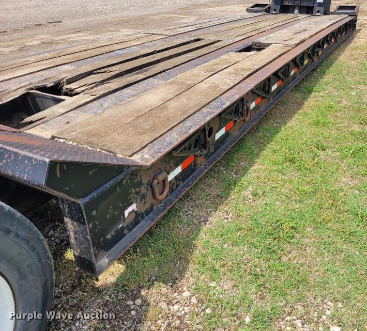 image for item FC9144 2004 Eager Beaver 35GSL  lowboy equipment trailer