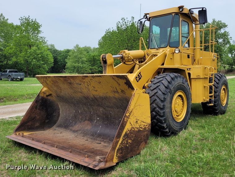 image for item FC9151 1983 Caterpillar 966D  wheel loader