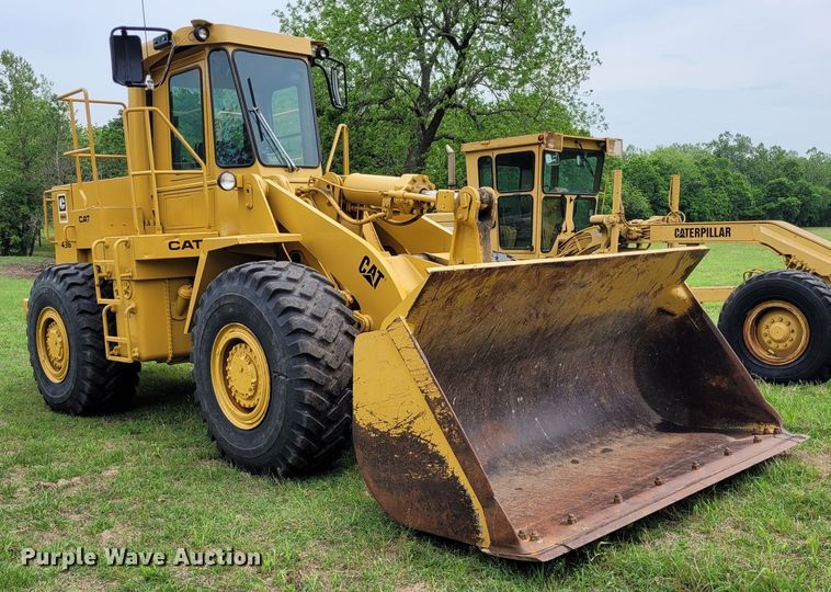 image for item FC9151 1983 Caterpillar 966D  wheel loader