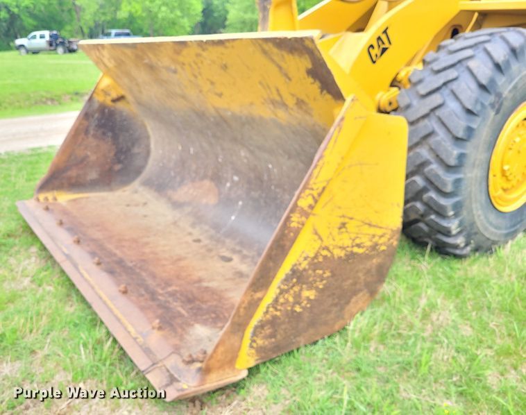 image for item FC9151 1983 Caterpillar 966D  wheel loader