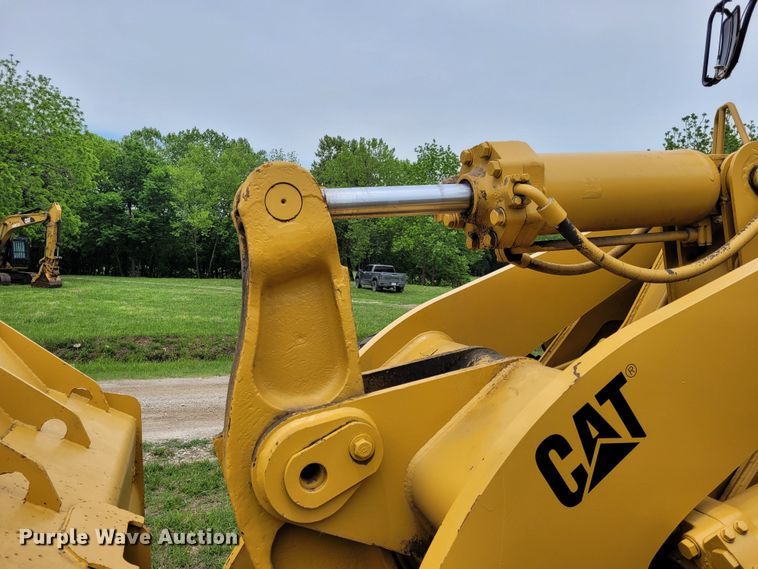 image for item FC9151 1983 Caterpillar 966D  wheel loader