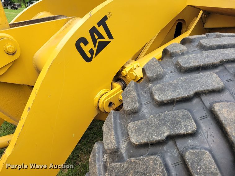 image for item FC9151 1983 Caterpillar 966D  wheel loader