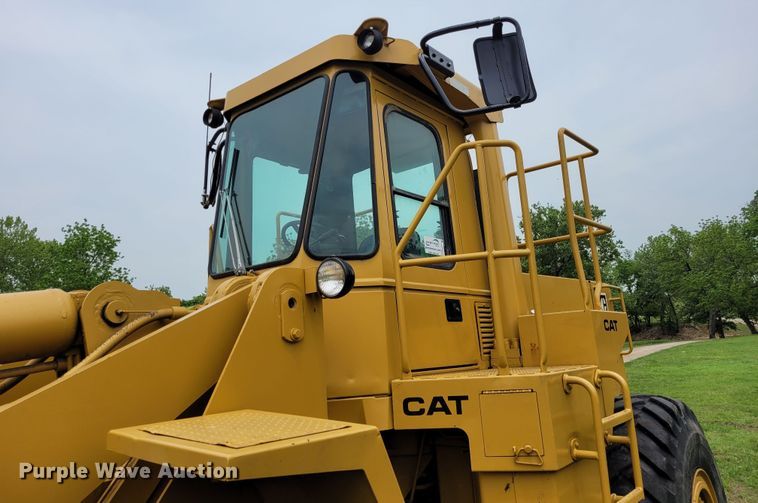 image for item FC9151 1983 Caterpillar 966D  wheel loader