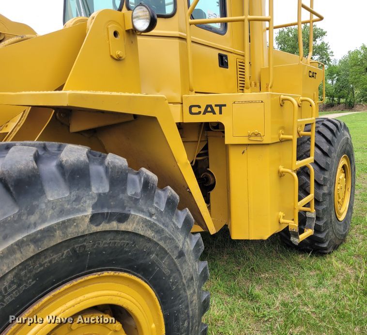 image for item FC9151 1983 Caterpillar 966D  wheel loader