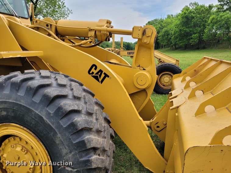 image for item FC9151 1983 Caterpillar 966D  wheel loader