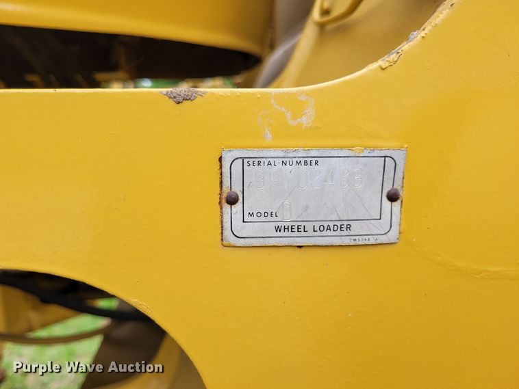 image for item FC9151 1983 Caterpillar 966D  wheel loader