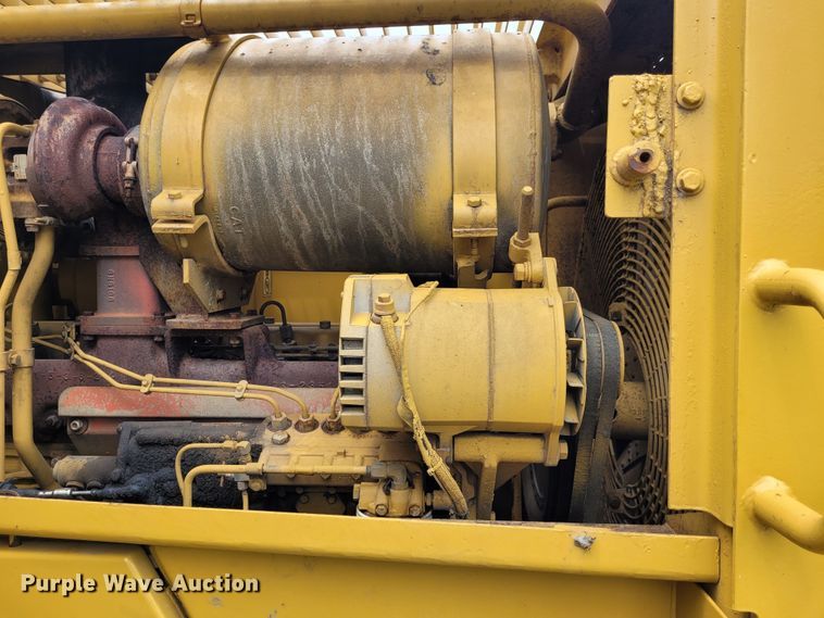 image for item FC9151 1983 Caterpillar 966D  wheel loader