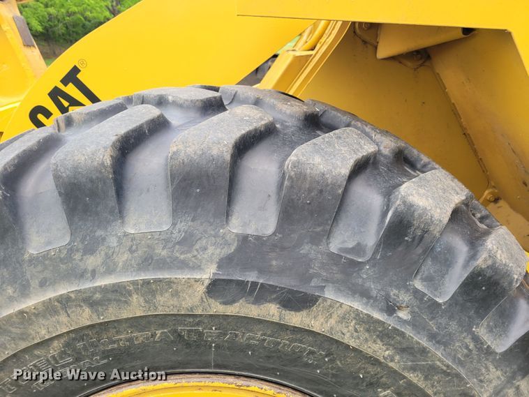image for item FC9151 1983 Caterpillar 966D  wheel loader