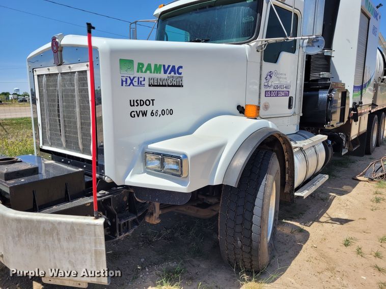 image for item FC9155 2015 Kenworth T800  hydrovac truck