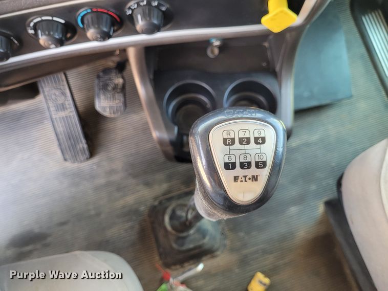 image for item FC9155 2015 Kenworth T800  hydrovac truck