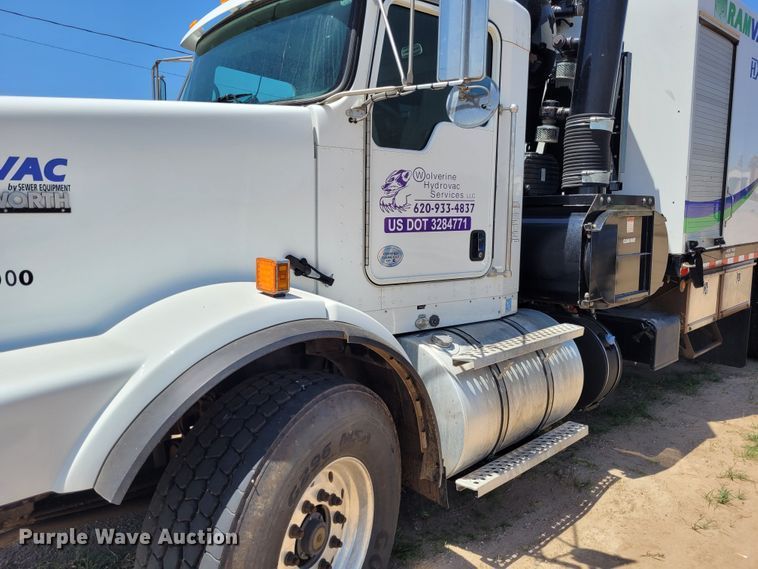 image for item FC9155 2015 Kenworth T800  hydrovac truck