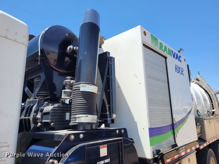 image for item FC9155 2015 Kenworth T800  hydrovac truck