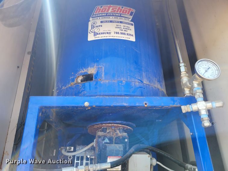 image for item FC9155 2015 Kenworth T800  hydrovac truck