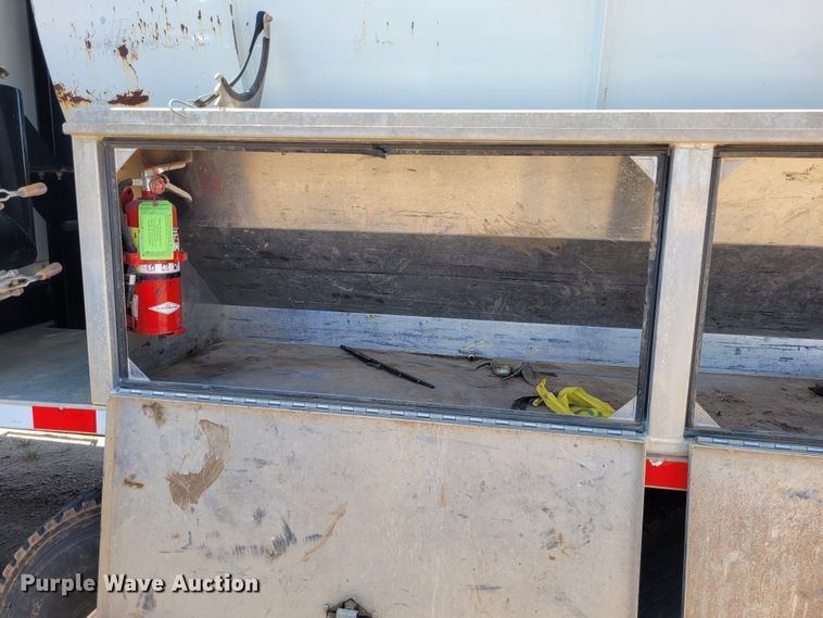 image for item FC9155 2015 Kenworth T800  hydrovac truck