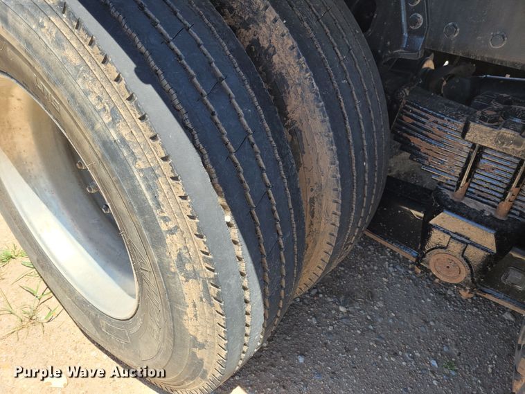 image for item FC9155 2015 Kenworth T800  hydrovac truck