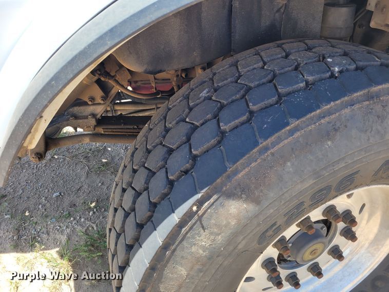 image for item FC9155 2015 Kenworth T800  hydrovac truck