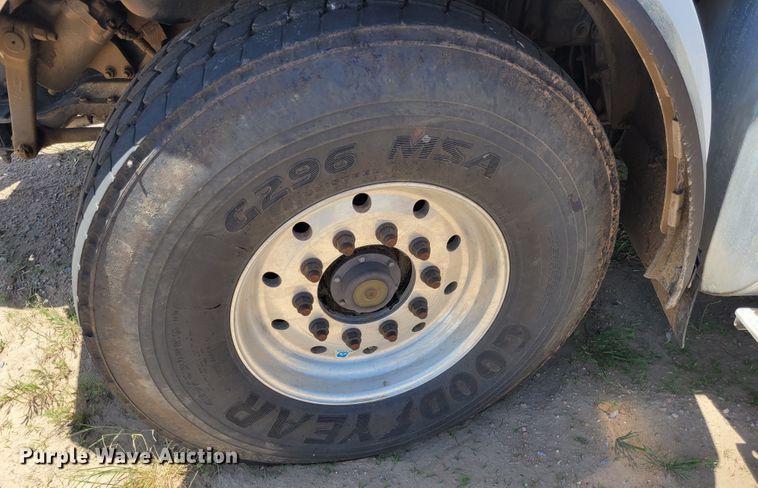 image for item FC9155 2015 Kenworth T800  hydrovac truck