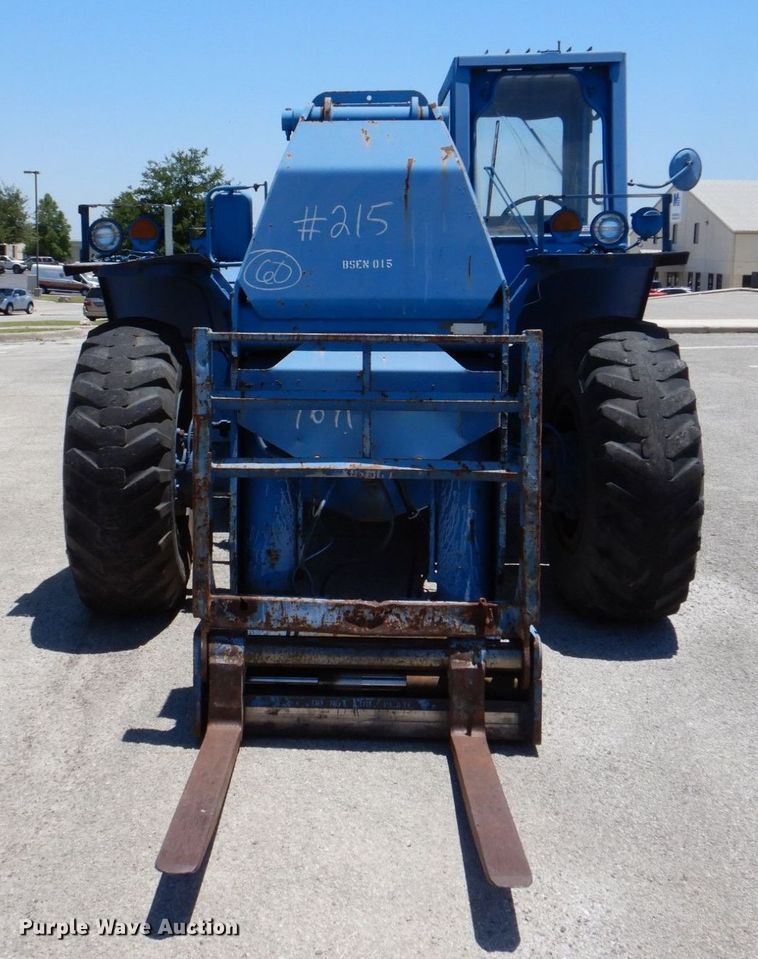 image for item HB9757 1992 SkyTrak 6000M  telehandler