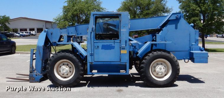 image for item HB9757 1992 SkyTrak 6000M  telehandler